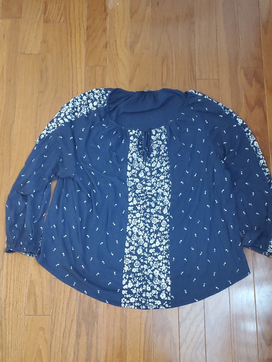 Lucky Brand Tops - Lucky Brand 2X navy blue floral Printed Top
